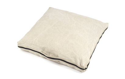 James July 2018 Floorcushion 02